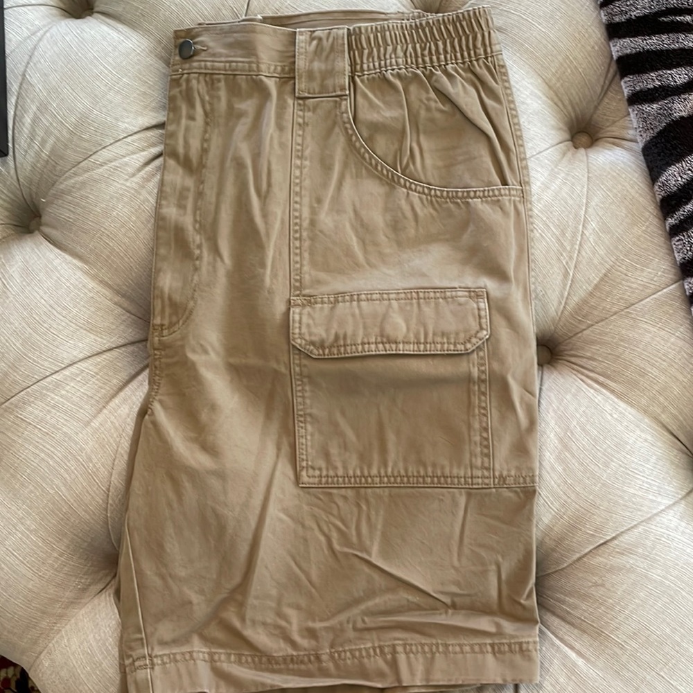 Roundtree &Yorke Mens Cargo Khaki Shorts